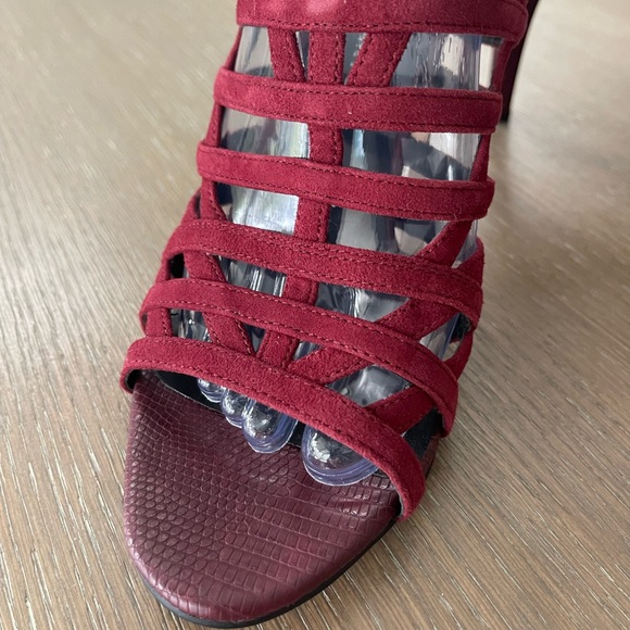 Franco Sarto Cage Sandal Burgundy Suede Size 7 - Picture 3 of 9